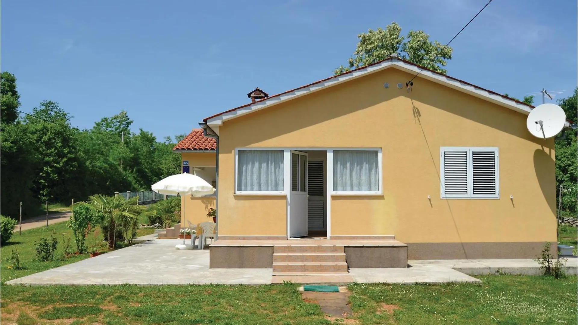 1 Bedroom Stunning Home In Marceljani Vinez