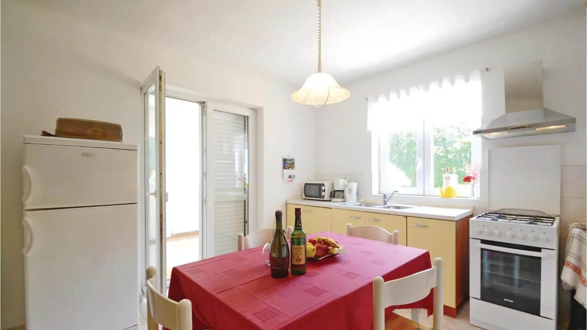 1 Bedroom Stunning Home In Marceljani Vinez Holiday home